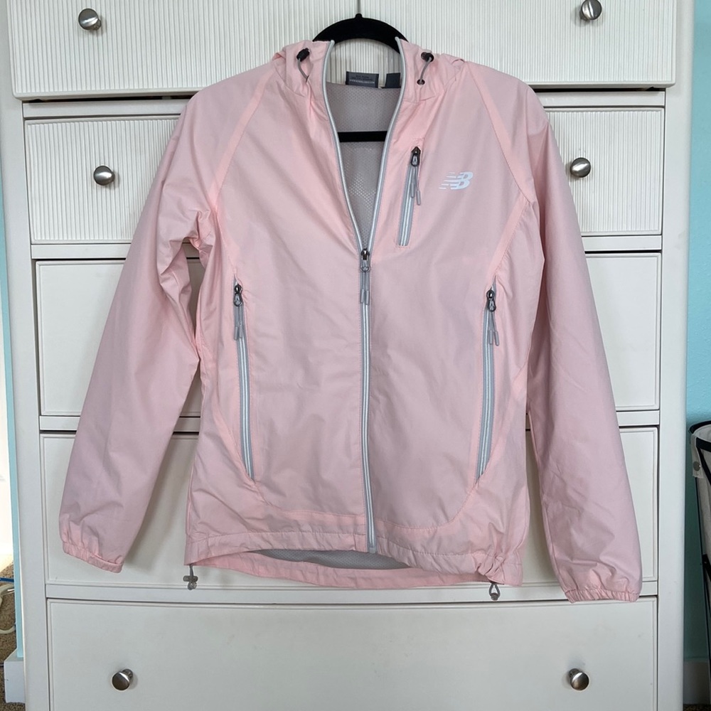 Women’s New Balance Rainjacket